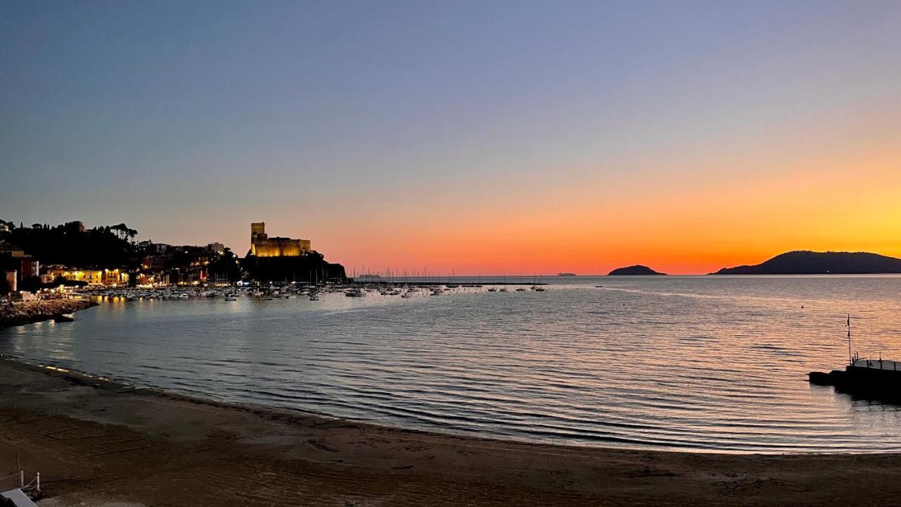 Il Sogno Dei Poeti Apartment Lerici Bagian luar foto